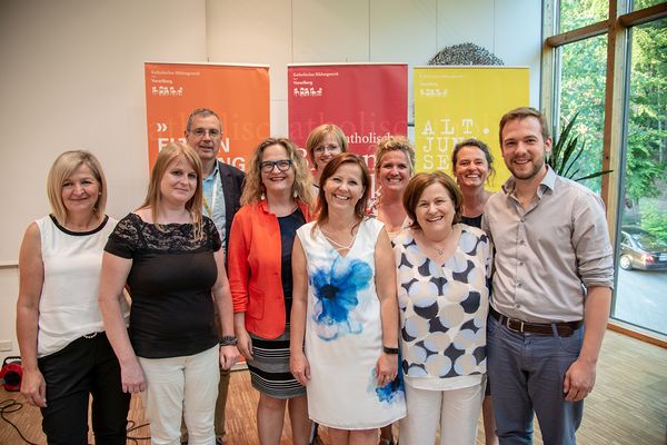 V.l.n.r.: Elisabeth Schneider, Isebell Burtscher, Hans Rapp,Birgit Huber, Romana Papon, Conny Huber, Anette Loitz, Evelyn Pfanner, Wilma Loitz und Simon Gribi.